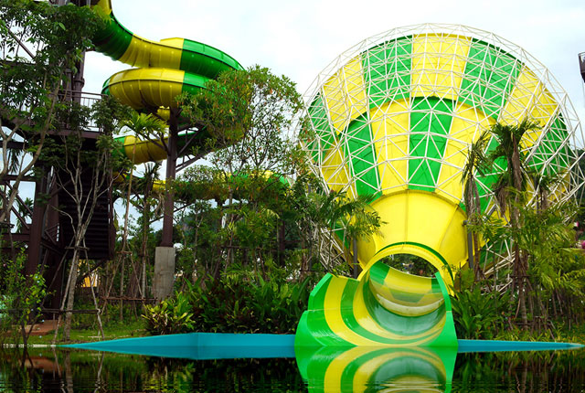 whirlwind-slide-by-haisan-water-park-equipment-manufacturer